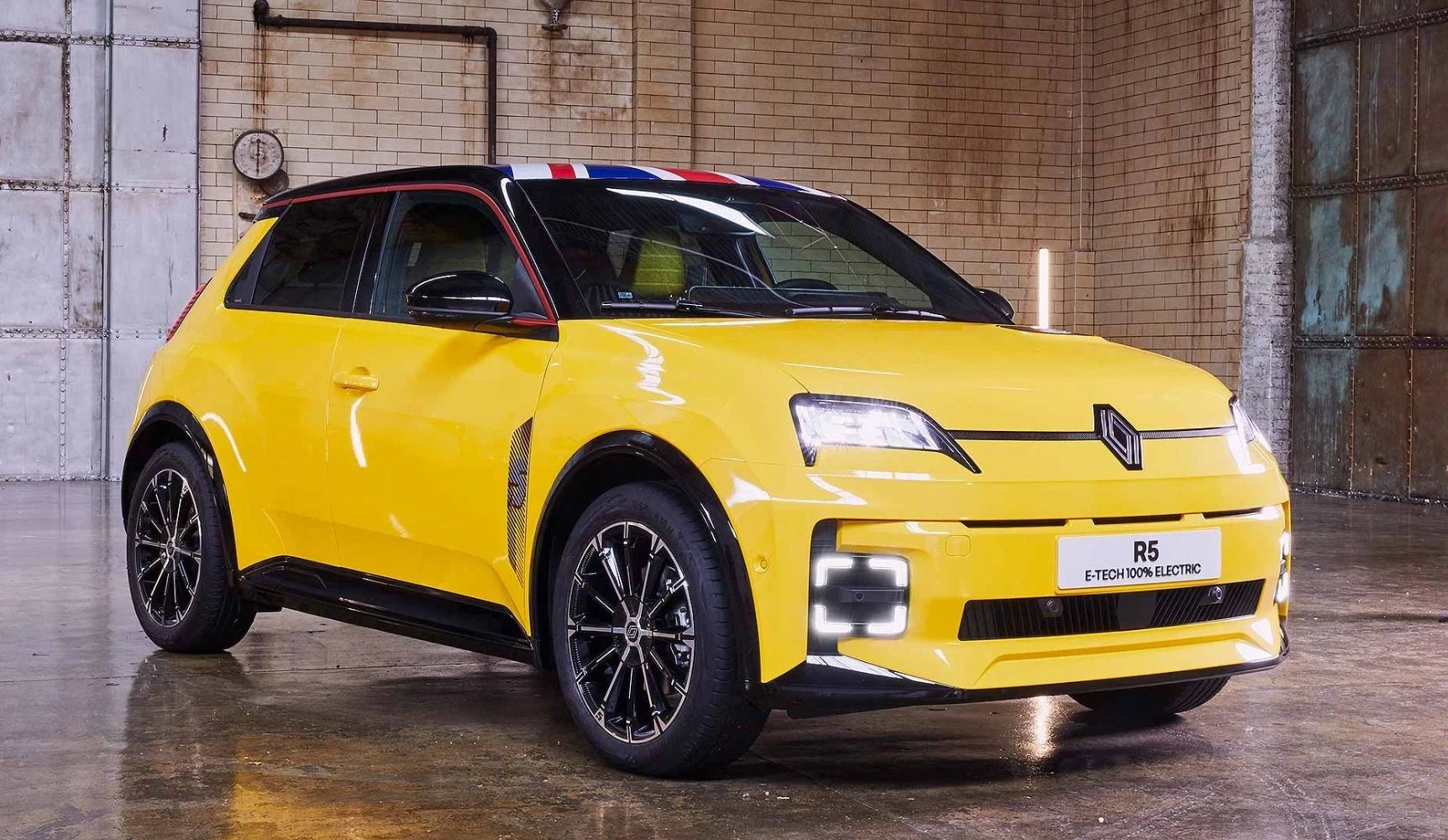 Renault 5 E-Tech electric and Alpine A290 voted Car of the Year 2025